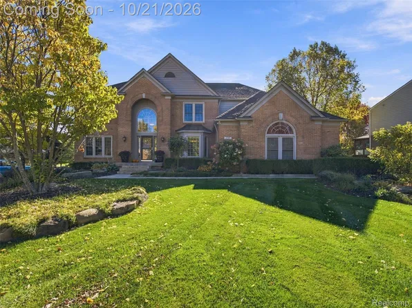 3797 Deer Springs Dr, Rochester, MI 48306