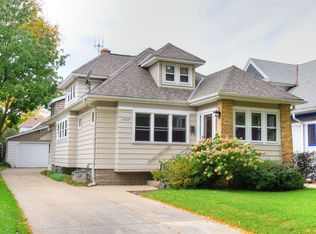 4229 N Larkin St, Shorewood, WI 53211