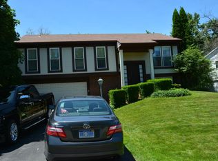 22639 Heatherwoode Dr, Novi, MI 48375