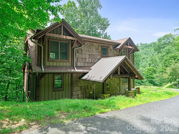 140 Falls Xing, Burnsville, NC 28714