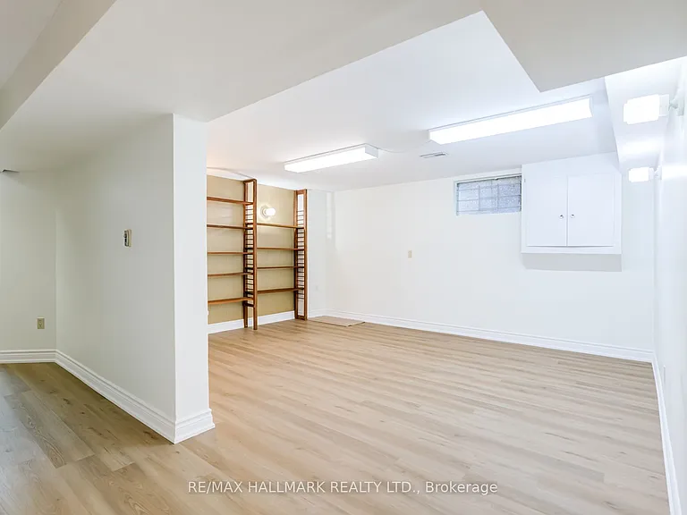 34 Harringay Cres — Photo 42