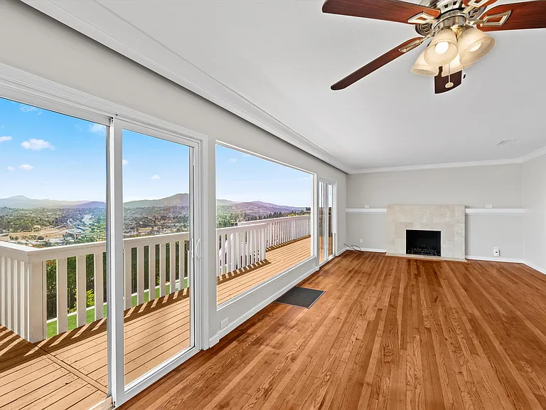 4258 Summit Dr — Photo 18