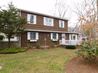 226 Lakeside Trl, Ridge, NY 11961