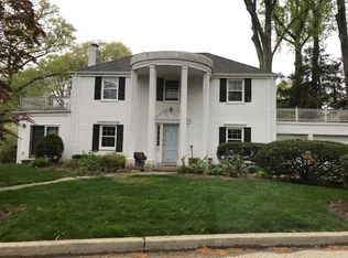 107 Rocky Wood Rd, Manhasset, NY 11030