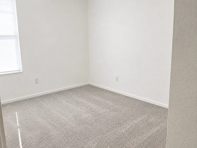 738 Thea Mdws — Photo 15