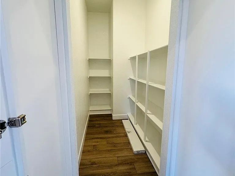 5042 Brooks Cir — Photo 8