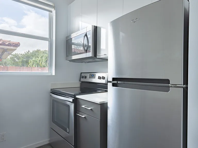 324 Mendoza Ave #6 — Photo 8
