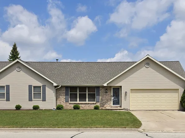 1264 Blue Ridge Dr, Green Bay, WI 54304