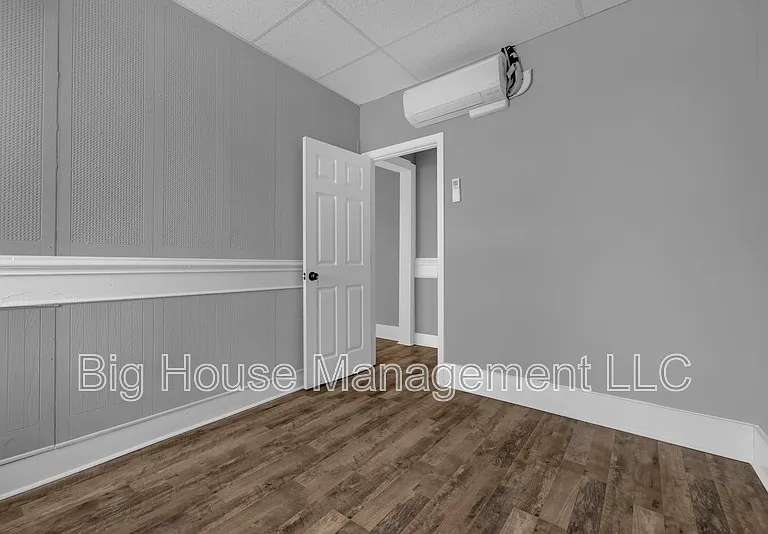 339 E 25th St #1 — Photo 18
