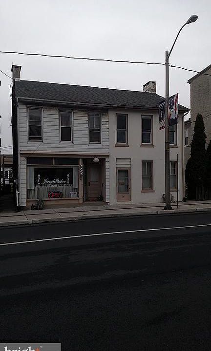 1st image of 39 W Main St