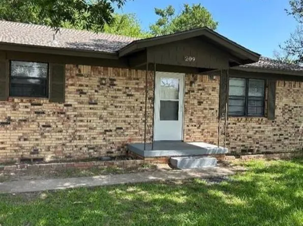 209 W South St, Lindale, TX 75771