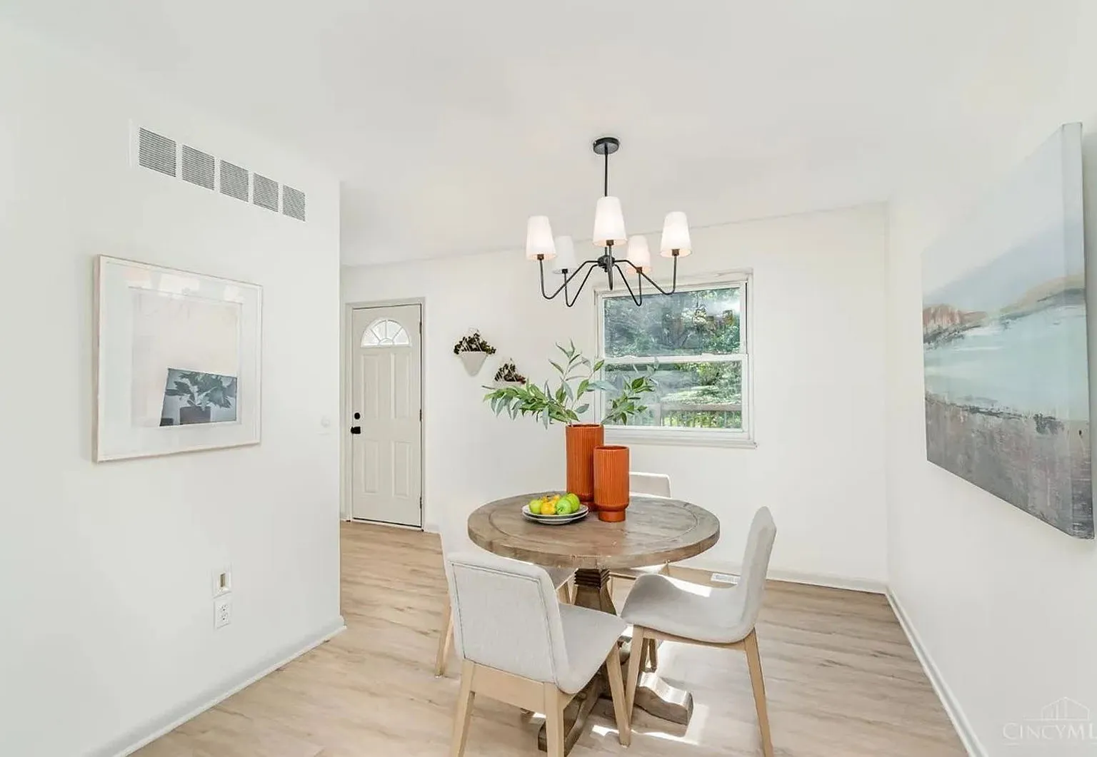 3 bed, 1.0 bath, 1524 sqft, $1,995 — Photo 4