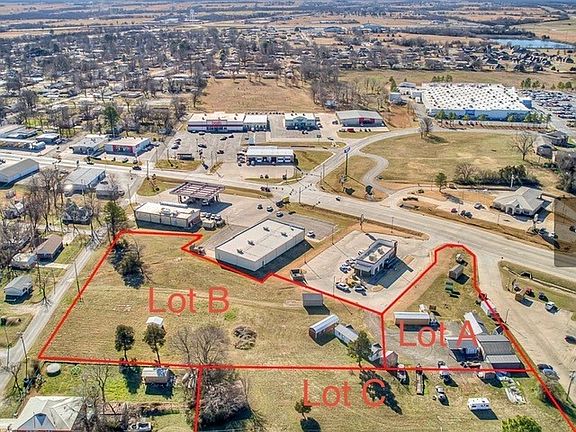 5th image of 1107 W Gentry Ave