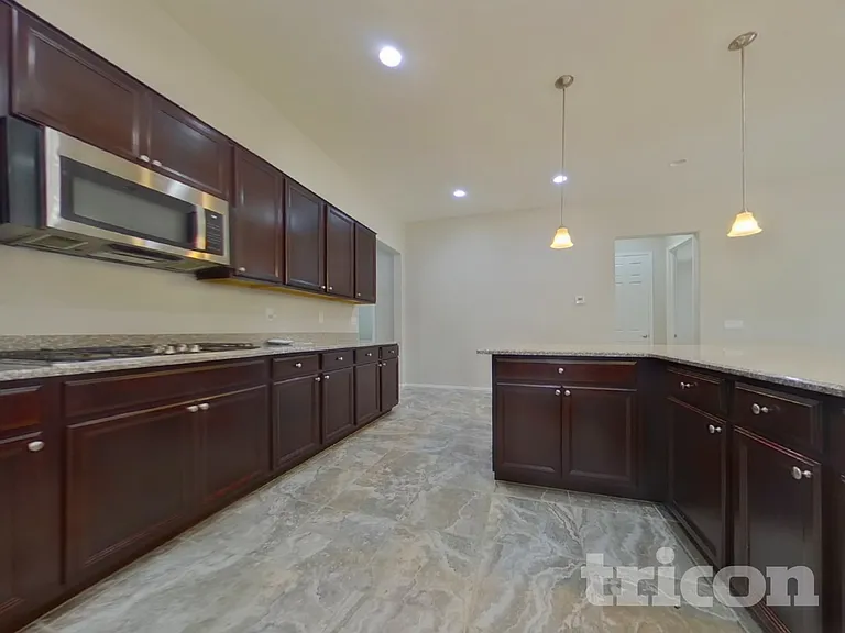 15744 W Pierce St — Photo 6