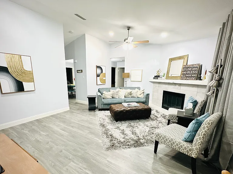 Wedgewood Ln — Photo 1