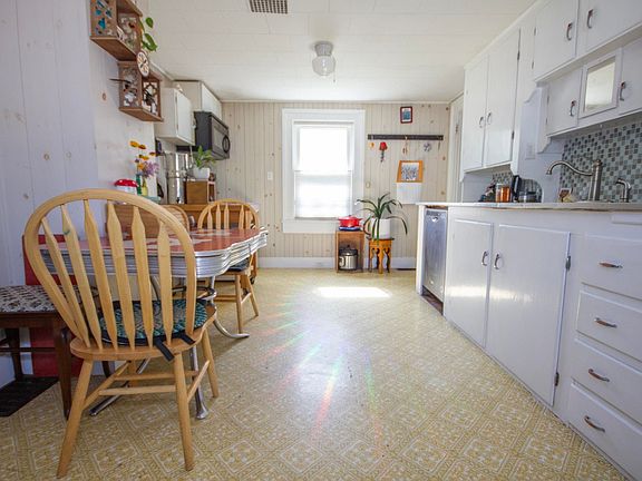 3rd image of 48 Virgin Avenue