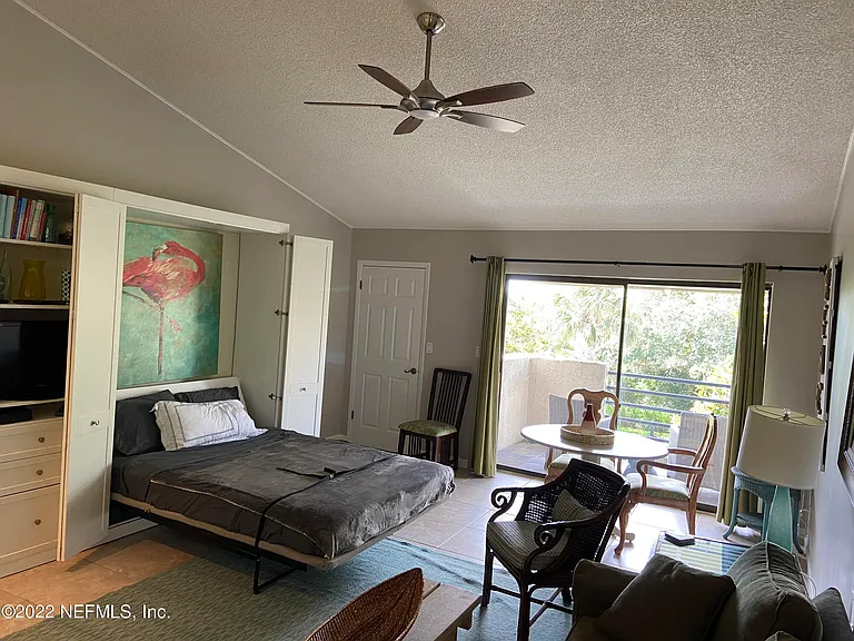 667 Summer Pl — Photo 8
