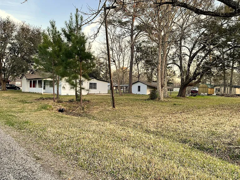 104 County Road 2401 — Photo 8