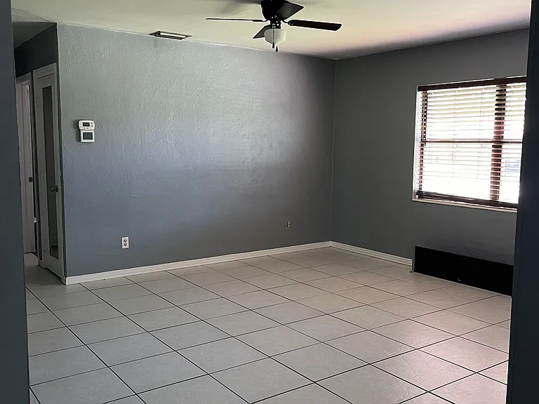 108 E Garland Ct — Photo 10