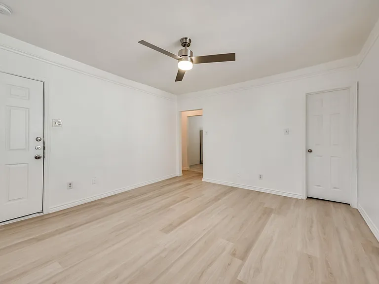 1508 N Peak St — Photo 4