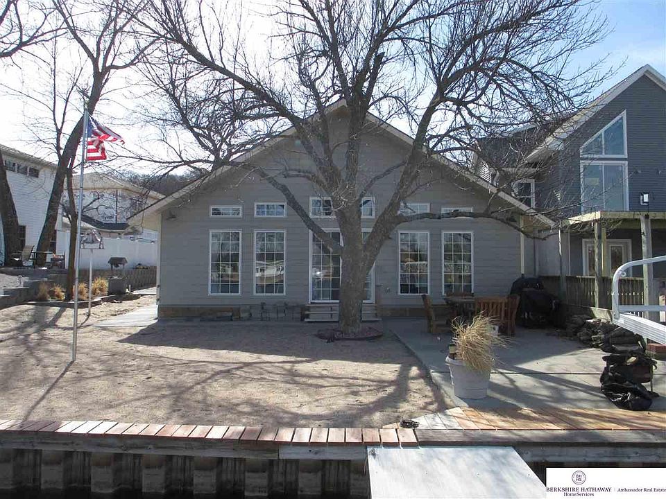 1st image of 32112 W Lake Park Dr