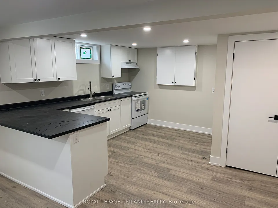 62 Wexford Ave #BASEMENT