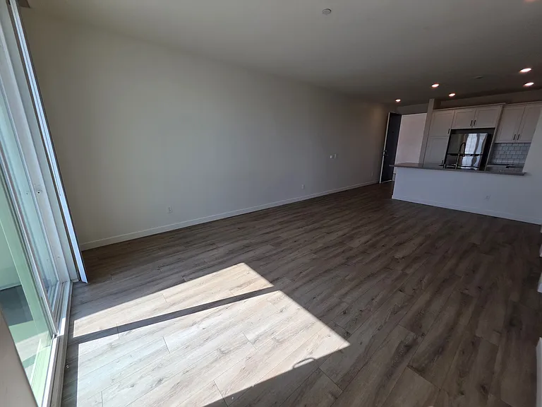 312 N Palm Ave #304 — Photo 6