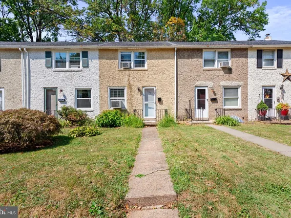 153 Sunrise Ln, Pottstown, PA 19464