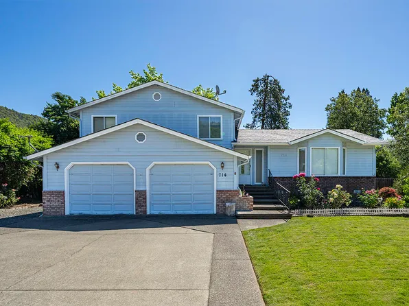 714 Pine St, Rogue River, OR 97537