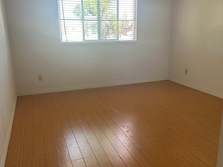 14116 Tiara St #6 — Photo 9
