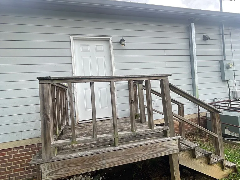137 Sivley Ave — Photo 4