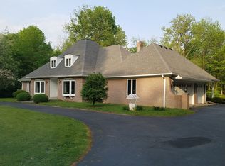 11055 Winding Brook Dr, Indianapolis, IN 46280