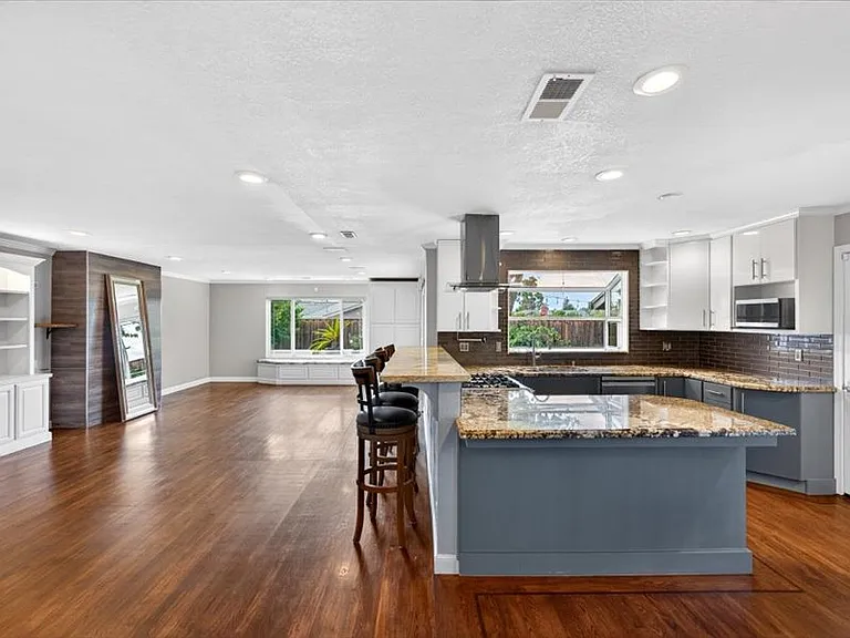 1559 Marietta Dr — Photo 12