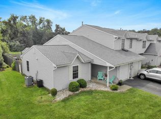 24 Mariners Cv, Freehold, NJ 07728