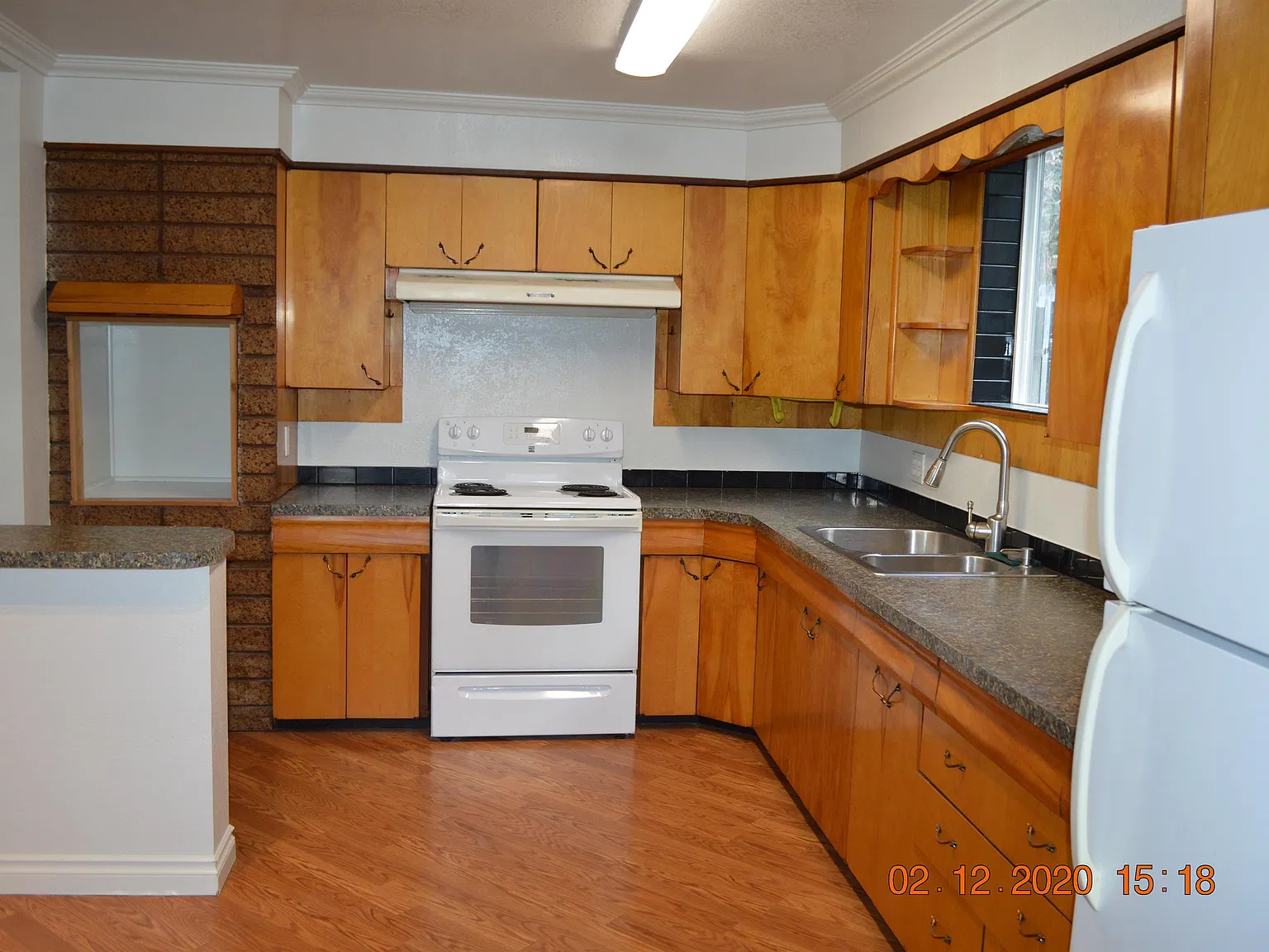 416 E 3rd - 1 — Photo 4