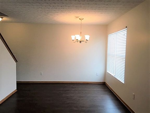 3rd image of 7198 Reynolds Crossing Dr