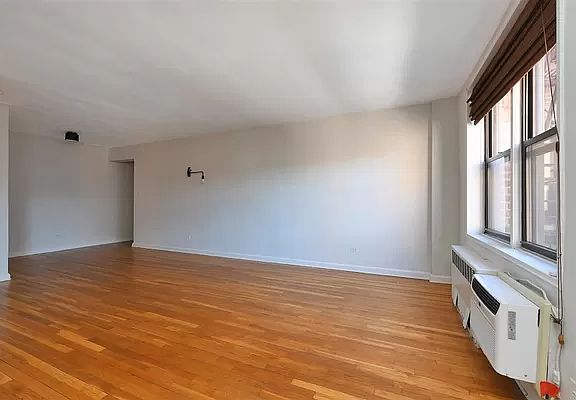 3rd image of 137-05 Franklin Ave APT 4H