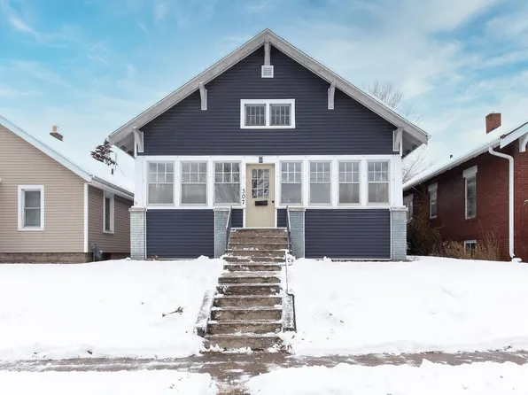 307 E 7th St, Muscatine, IA 52761