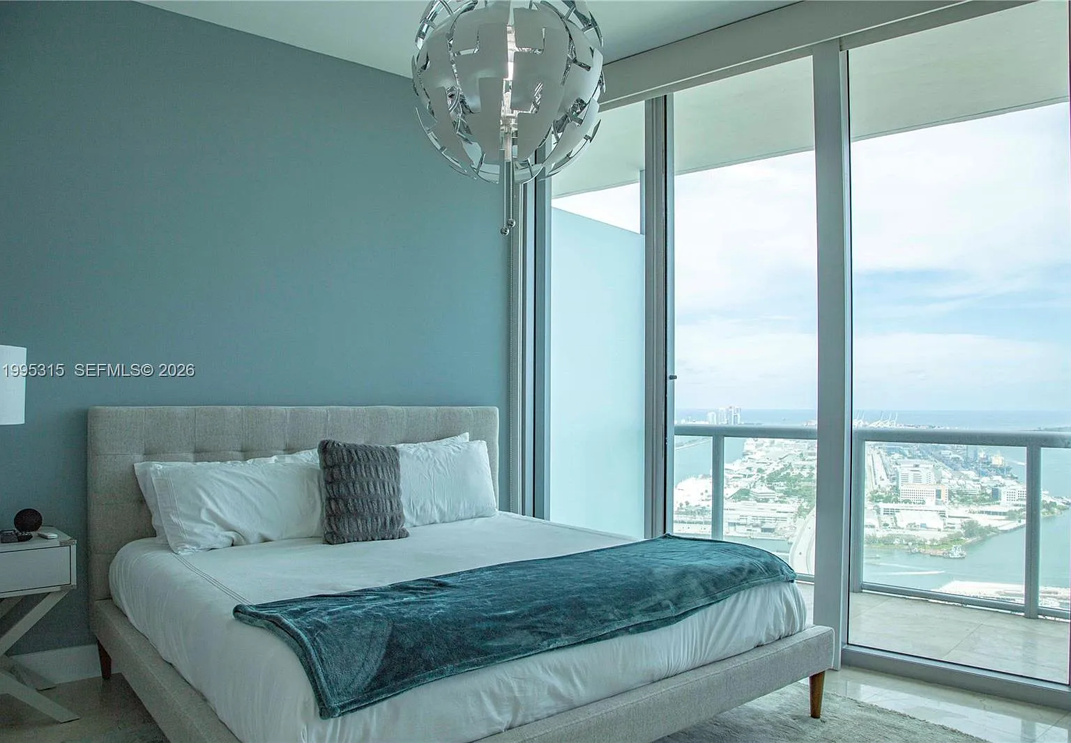 Marinablue Condo — Photo 3