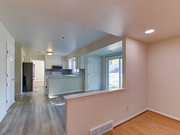 13 Cloverfield Dr — Photo 20