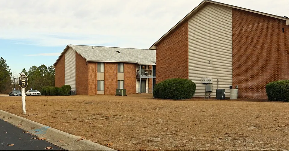 357 Community Dr #G