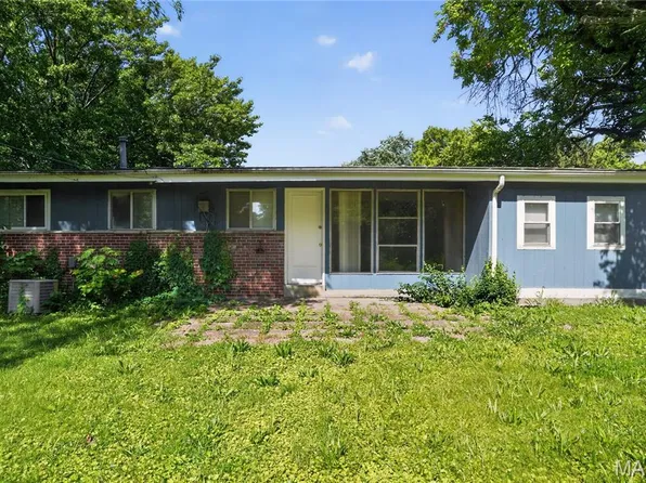 10744 Hallstead Dr, Saint Louis, MO 63136
