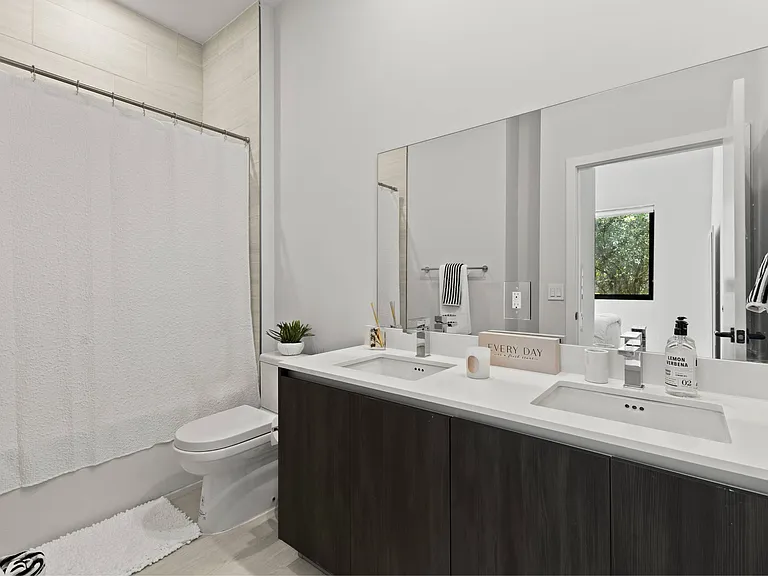 Oasis Pointe — Photo 28