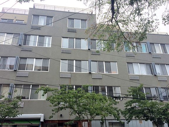 3rd image of 286 Stanhope St #50D