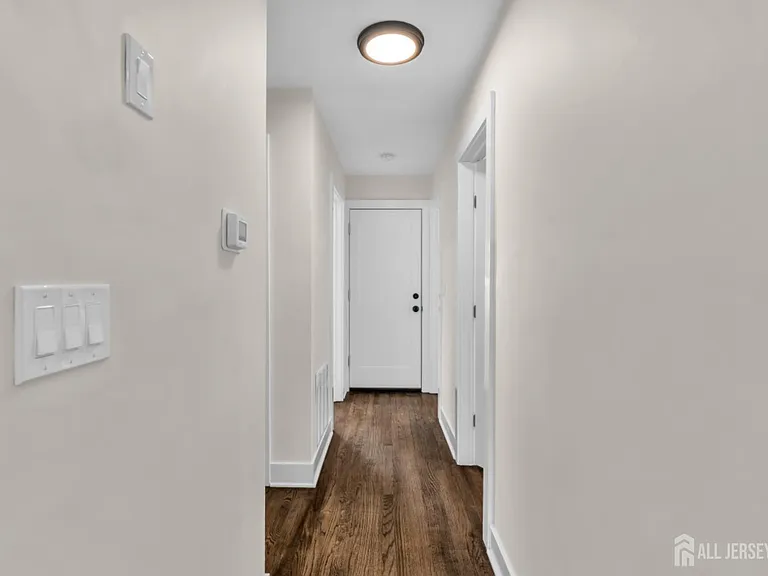 36 Van Buren Ave — Photo 22
