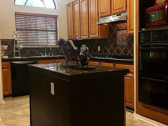 Kitchen with GASS STOVE