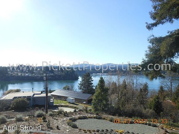 2nd image of 3201 Black Walnut Ln NE #A