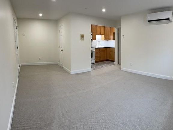 4th image of 41 Kingstown Way APT 8