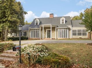 518 N Bragg Ave, Lookout Mountain, TN 37350