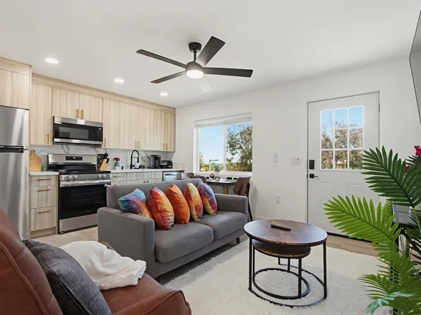 1919 Lookout Point Pl, Escondido, CA